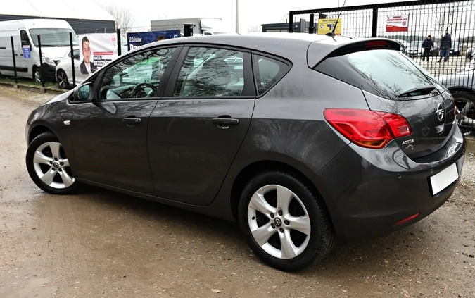 Opel Astra cena 23500 przebieg: 158000, rok produkcji 2012 z Gostynin małe 781